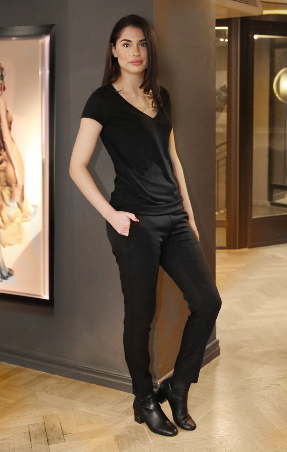 (A7) T-SHIRT V-RING LADY